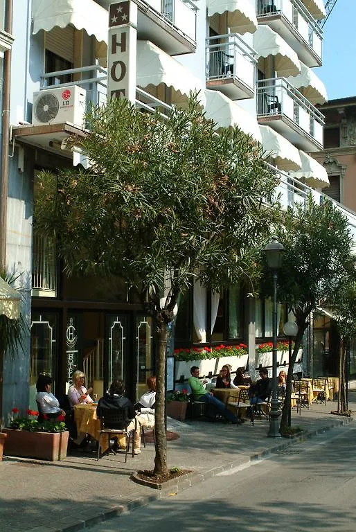 Hotel Ristorante Commercio Salò 3*,  Italie