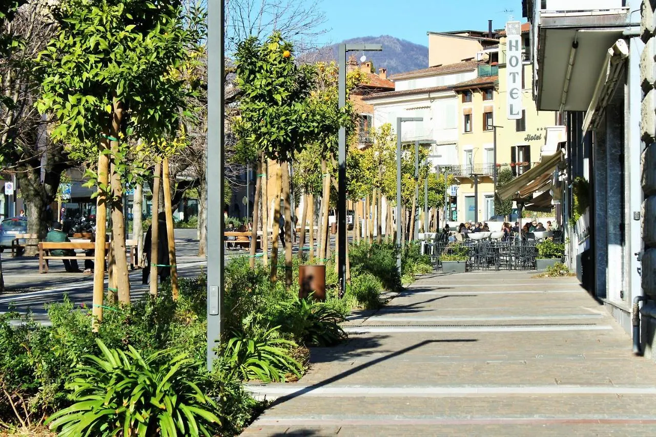 Hotel Ristorante Commercio Salo 3*,  Italy